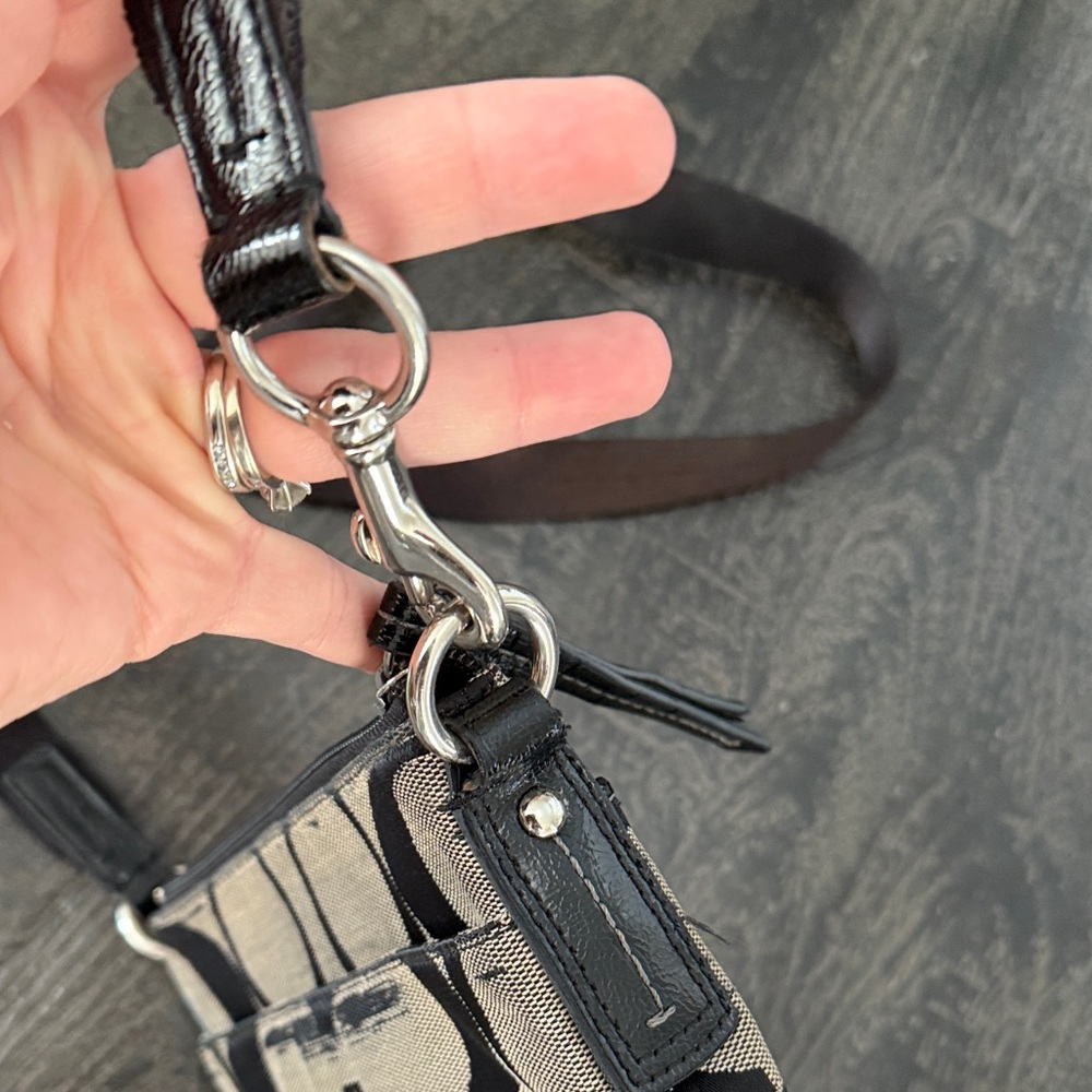Coach Beige and Black Signature Crossbody Bag - Picture 5 of 9